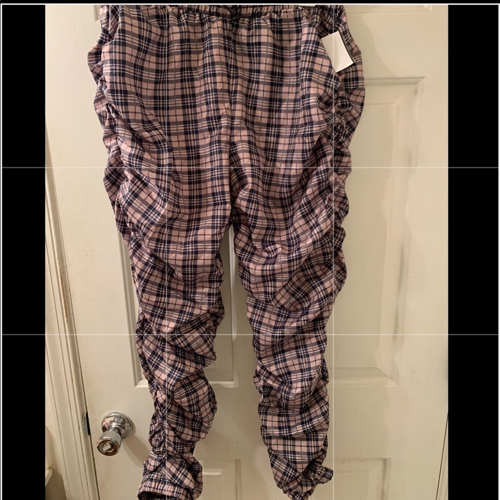 Scrunch pants, elastic waist, swish pants jogger style - never worn!